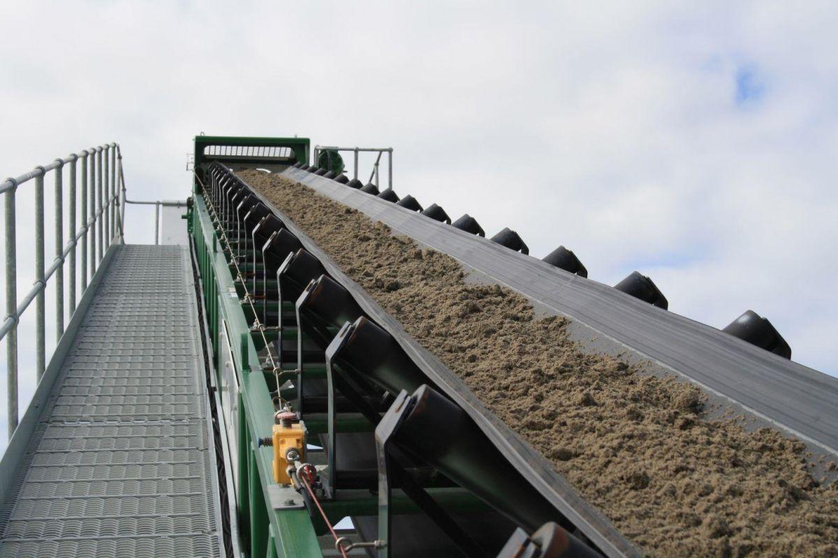 Стационарный конвейер со стальным каркасом